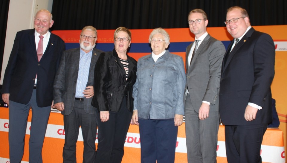 Kurt Wiegel MdL, Helmut Greif, Iris Schmidt, Anna Kraus, Dr. Jens Mischak und Stephan Paule (von links)